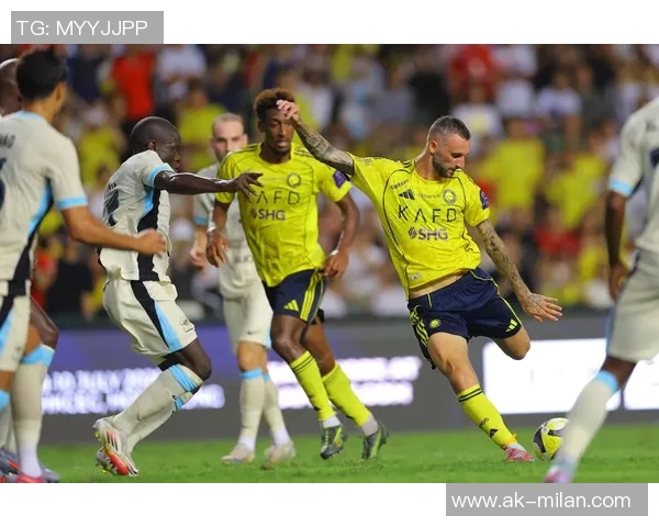 菲利克斯头球破门助利雅得胜利领先对手一球展现自信风采