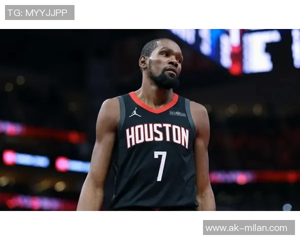 火箭队出征四连客战太阳勇士爵士两场登机照中未见杜兰特身影